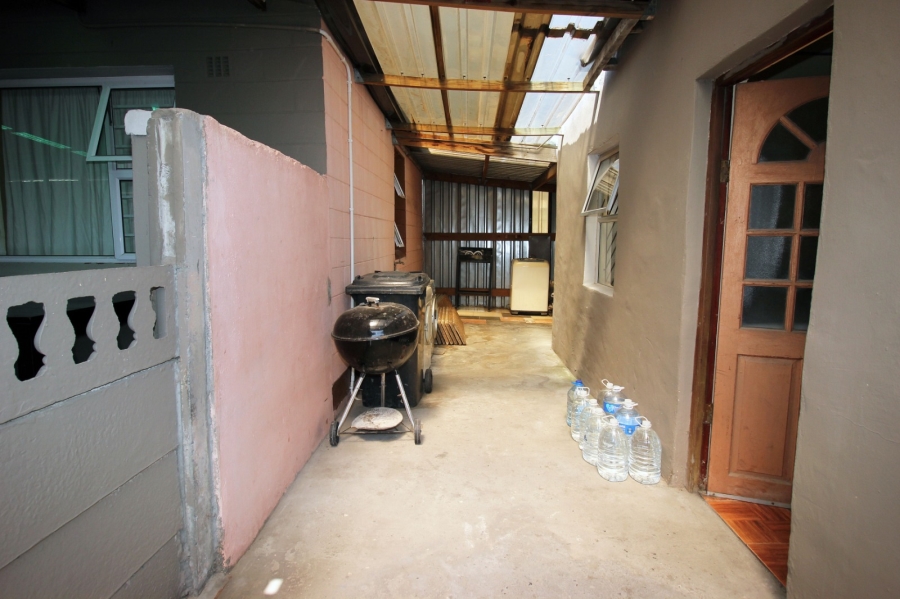 3 Bedroom Property for Sale in Elsies River Western Cape